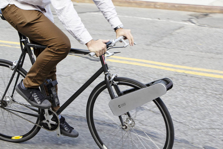 Dispositivo converte qualquer bicicleta em bike elétrica