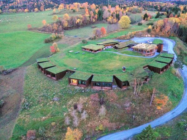 Hotel situado na Noruega é totalmente  camuflado e propõe total imersão na natureza