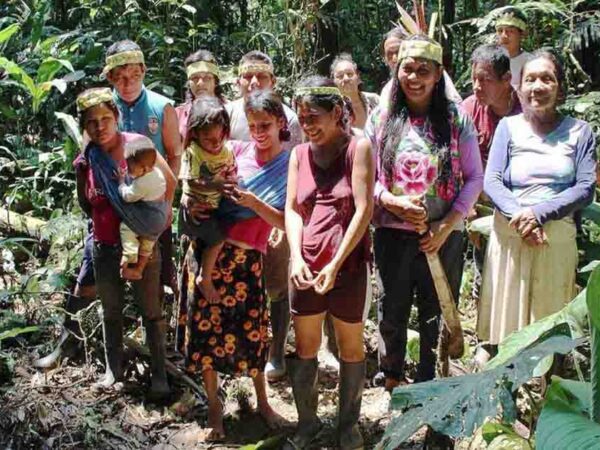 Mulheres indígenas prometem salvar a Amazônia equatoriana e já plantaram mais de 150 mil árvores