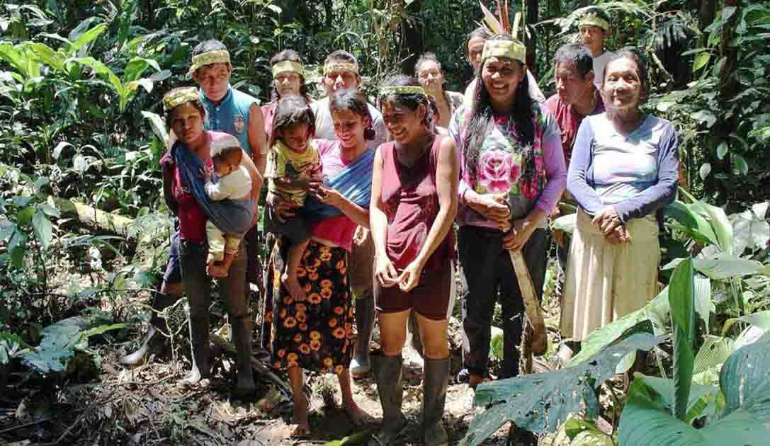 Mulheres indígenas prometem salvar a Amazônia equatoriana e já plantaram mais de 150 mil árvores