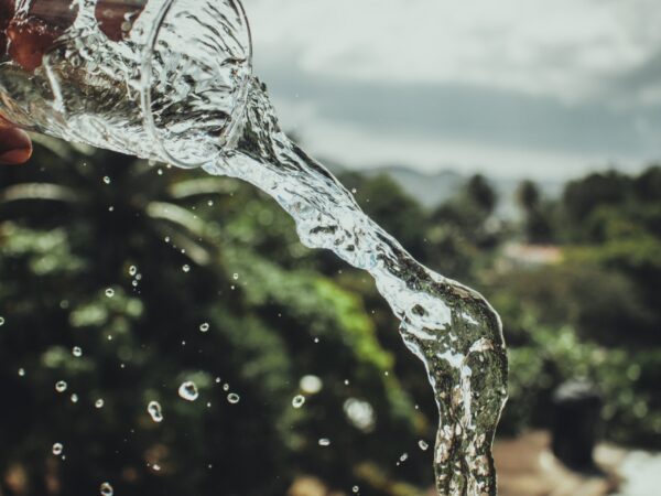 Empresa brasileira cria produto revolucionário que purifica a água e elimina coronavírus