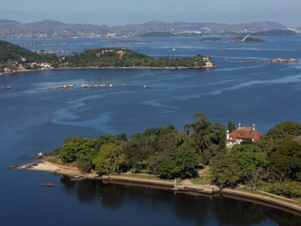 Ilha na Baía de Guanabara vira unidade de conservação