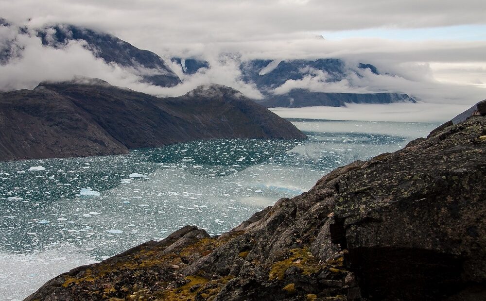 Ponto mais alto da Groenlândia registra chuva pela primeira vez na história