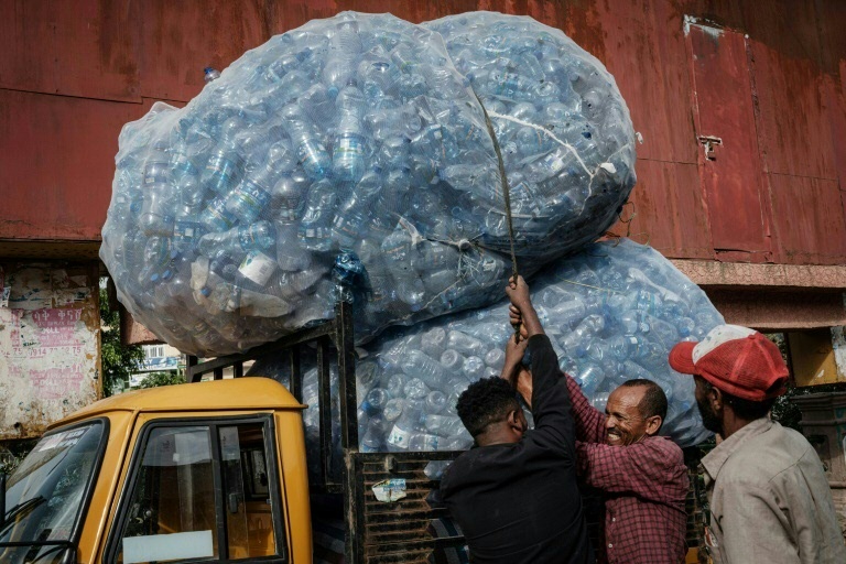 Na Europa, fabricantes de plásticos vão incorporar 30% de reciclagem nas embalagens