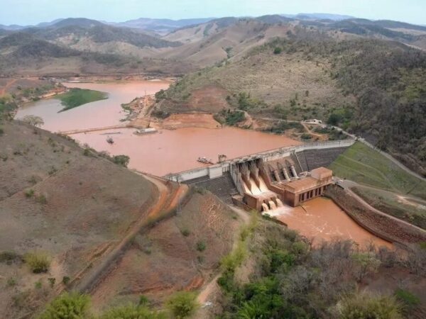 Rompimento da barragem em Mariana elevou em até cinco vezes níveis de fósforo do estuário do Rio Doce