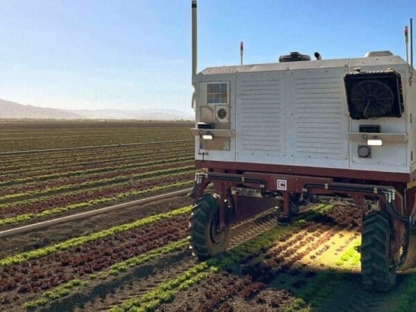 Robô equipado com lasers de alta potência promete substituir agrotóxicos nas lavouras