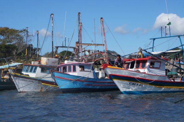 Porto de São Francisco coleta óleo usado pelos barcos na pesca artesanal