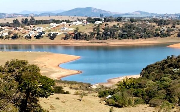 Efeito das chuvas: mapa com rios do Paraná está cheio de verde