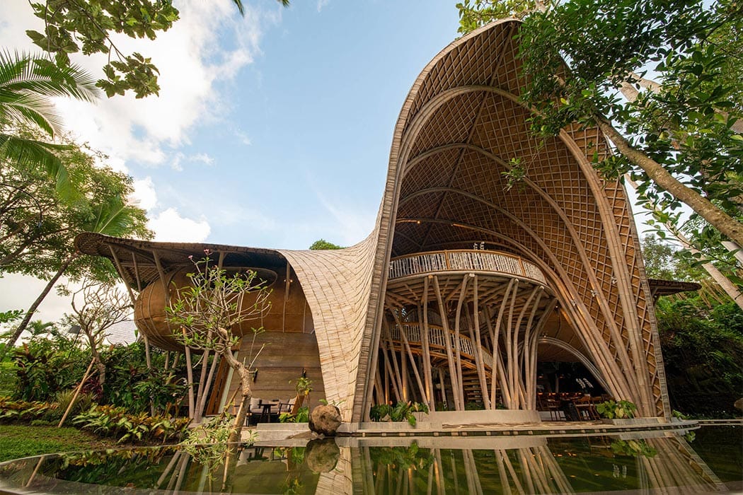 Ulaman Eco-Retreat Resort, o hotel de bambu “neutro em carbono” que marca o futuro do turismo