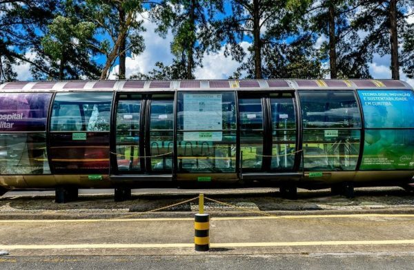 Curitiba vai gerar energia solar nas estações-tubo