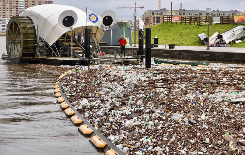 Robôs já retiraram quase 2 mil toneladas de lixo da água