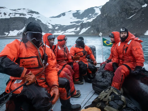 Brasileiros retomam pesquisas na Antártica e mostram rotina no continente polar