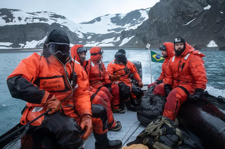 Brasileiros retomam pesquisas na Antártica e mostram rotina no continente polar