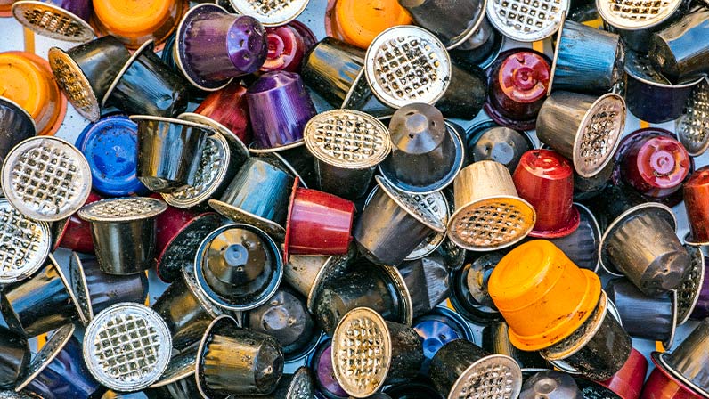 CÁPSULAS DE CAFÉ SÃO RECICLÁVEIS: SAIBA ONDE E COMO DESCARTAR