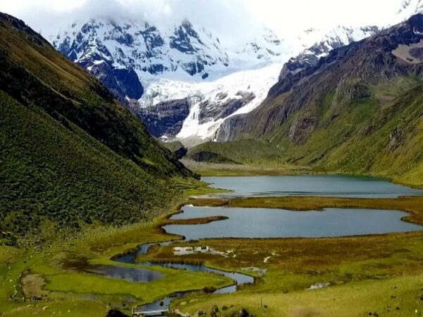 Geleiras no Peru recuaram 51% em 50 anos devido às mudanças climáticas