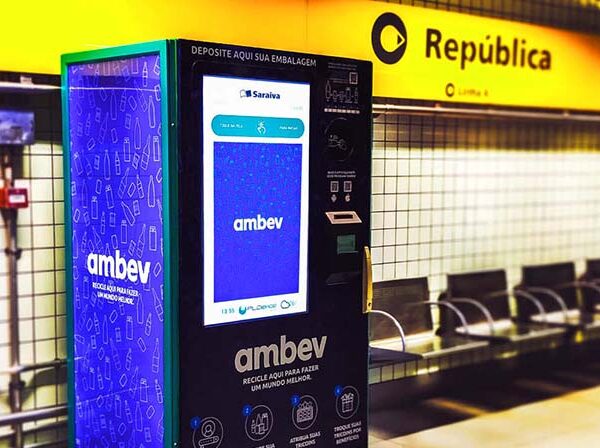 MÁQUINA TROCA RECICLÁVEIS POR CRÉDITO NO CELULAR E NA CONTA DE LUZ