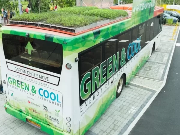 Ônibus De Singapura Ganham Tetos Verdes