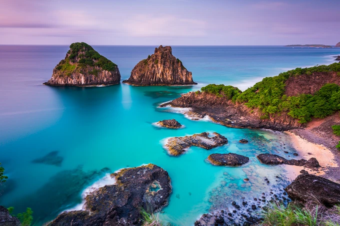 Metodologia inédita realiza monitoramento aéreo de cardumes de sardinha em Fernando de Noronha