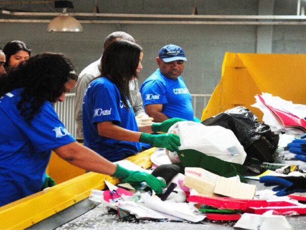 Índice de reciclagem no Brasil é de apenas 4%, diz Abrelpe