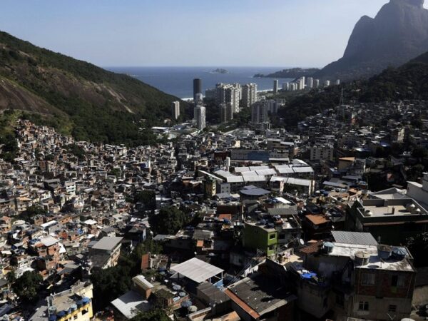 Rocinha ganha centro de coleta seletiva com metodologia inovadora