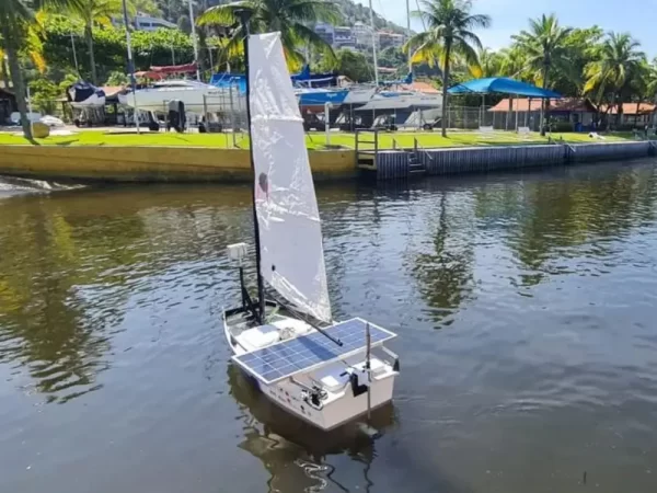 Barco autônomo e sustentável vai monitorar a Baía de Guanabara em Niterói