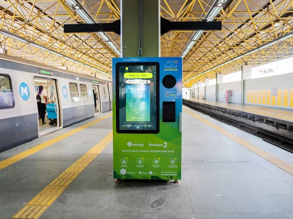 Estações do metrô do RJ terão máquinas para coleta de recicláveis