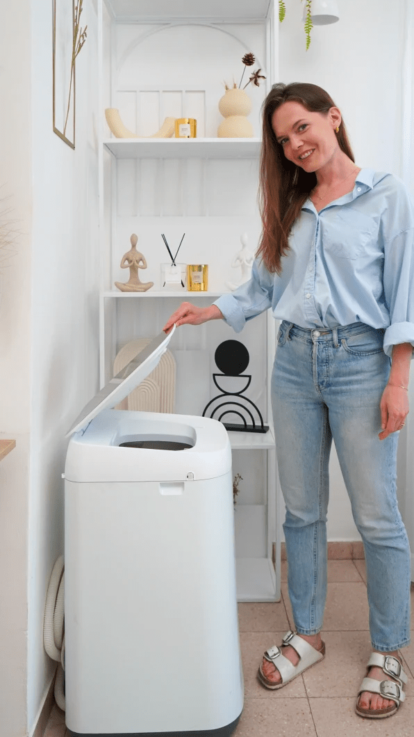 Pai inventa máquina e detergente para lavar até 10 fraldas de pano sujas em duas horas, sem precisar esfregá-las