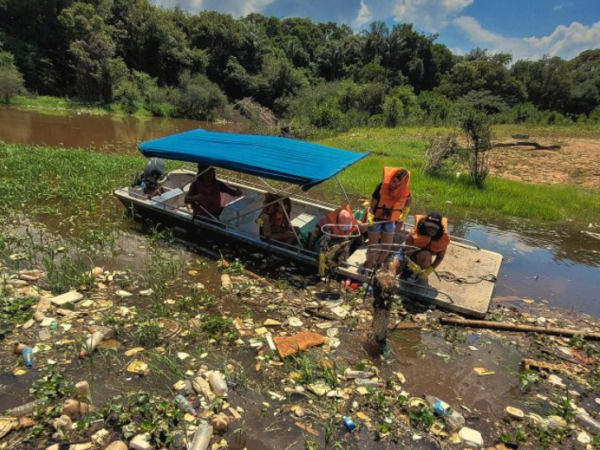 Exposição mostra o impacto dos resíduos sólidos nos rios da Amazônia