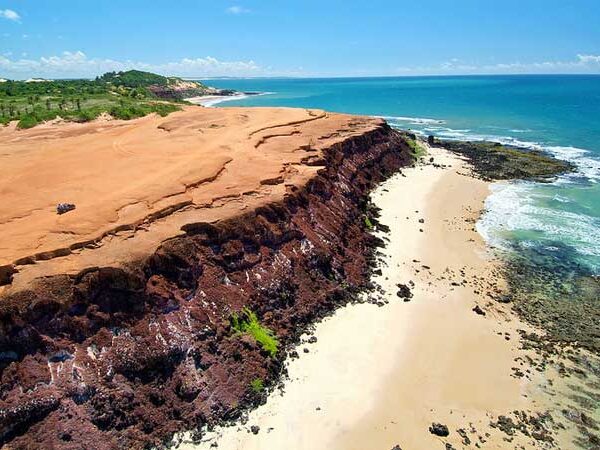 Praia da Pipa RN é relacionada entre os 10 destinos mais sustentáveis do Brasil