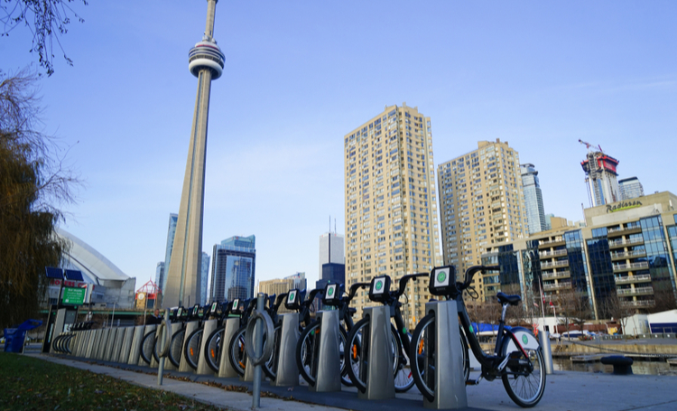 Cidades canadenses substituirão transporte comercial por e-bikes até 2026