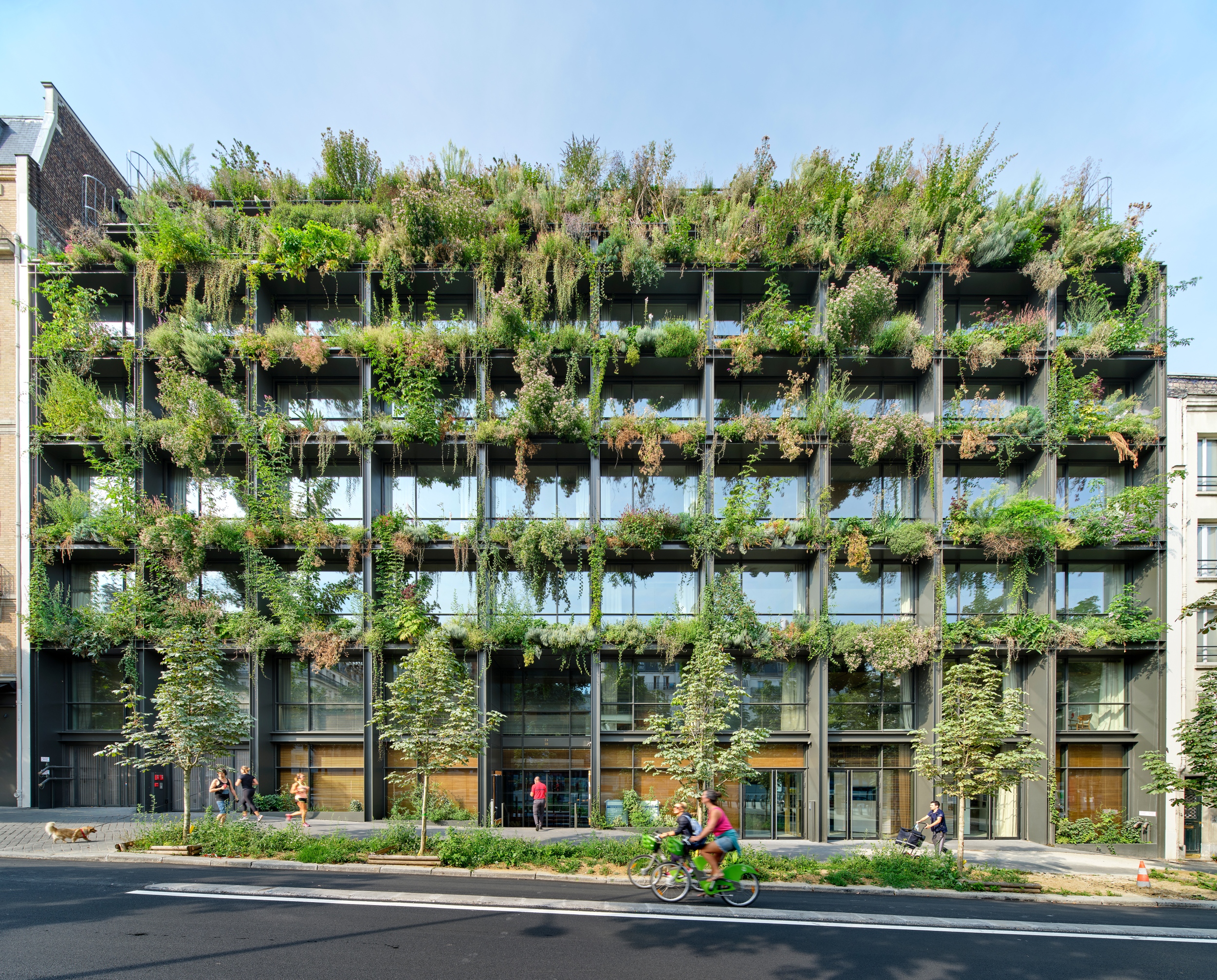 Edifício verde em Paris traz bem-estar aos seus usuários e à cidade