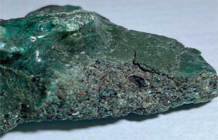 Pesquisadores do UFPR encontram rochas formadas por plástico na Ilha de Trindade