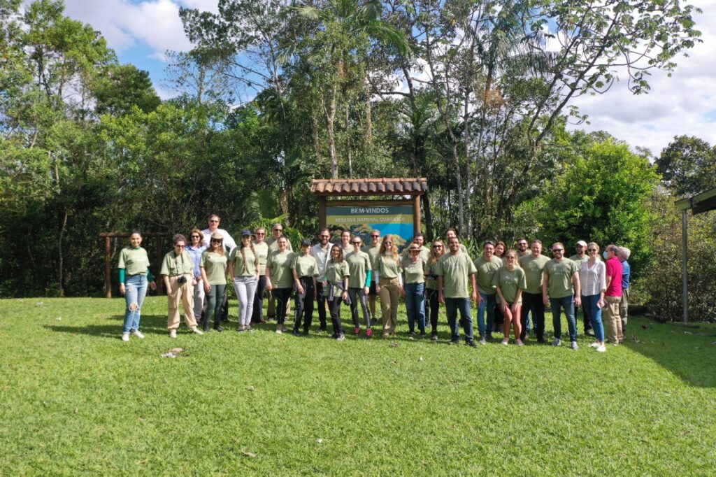 Futuros moradores do primeiro edifício carbono zero do país visitam Reserva Natural onde emissões serão compensadas