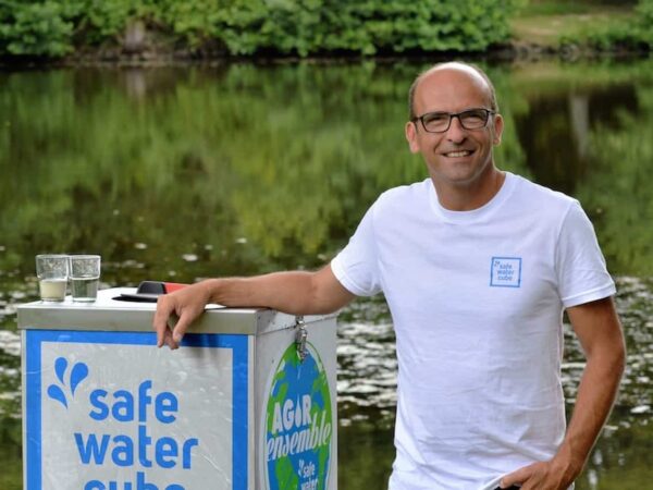 Safe Water Cube: a invenção de um engenheiro francês que filtra a água suja para torná-la potável, sem energia ou produtos químicos