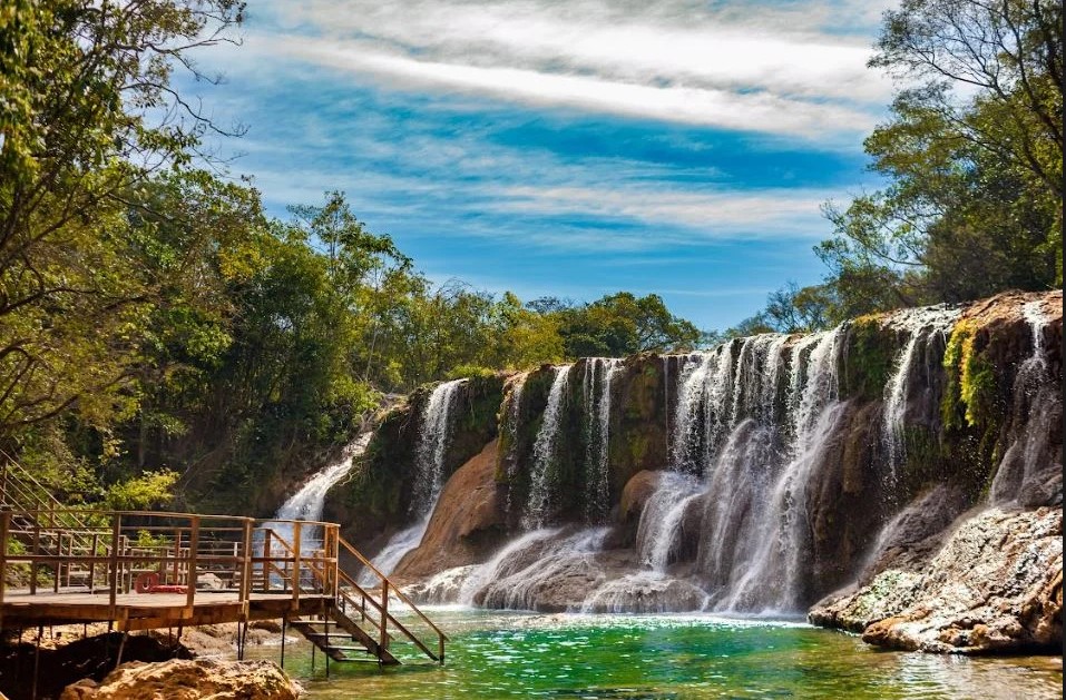 Bonito é destino de ecoturismo mais famoso do Brasil