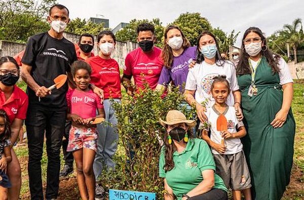 Escola pública de SP ganha horta orgânica de 600 m2 para ajudar no combate à fome dos alunos