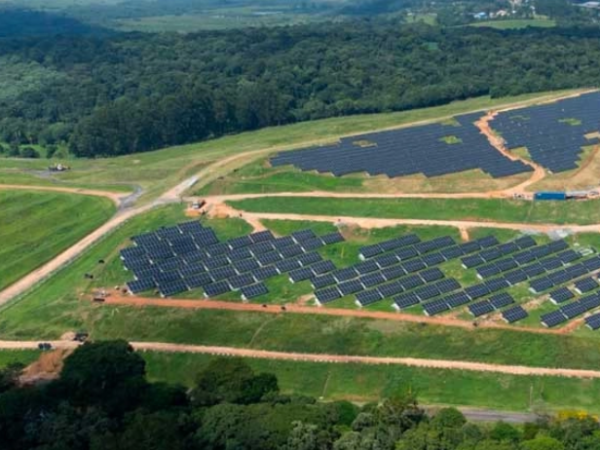 Primeira usina solar em aterro sanitário da América Latina é inaugurada no Paraná