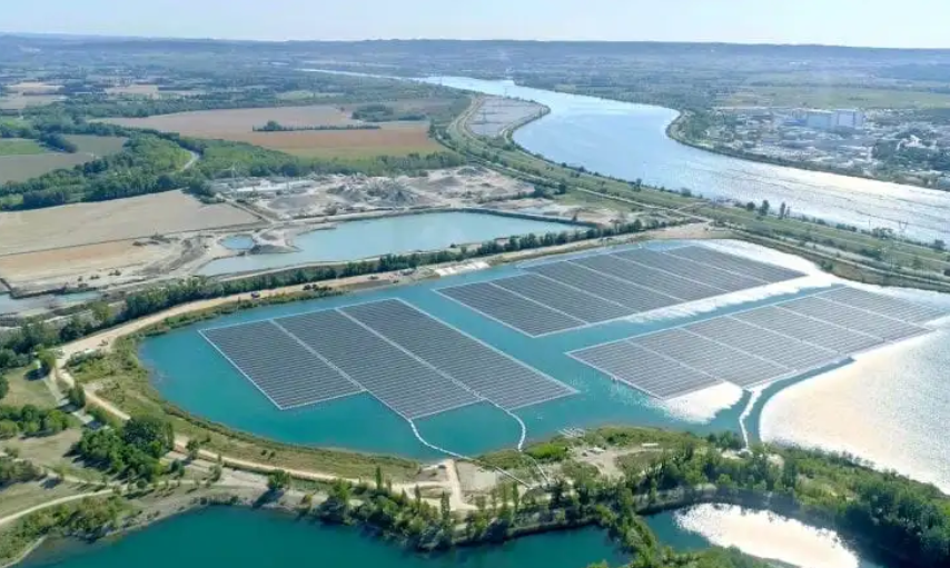 Maior usina solar flutuante do Brasil: o futuro da energia renovável em nossas águas