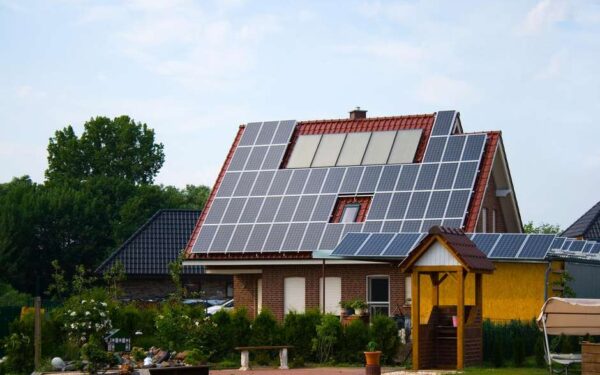 10 razões pelas quais a energia solar é um investimento inteligente para sua casa
