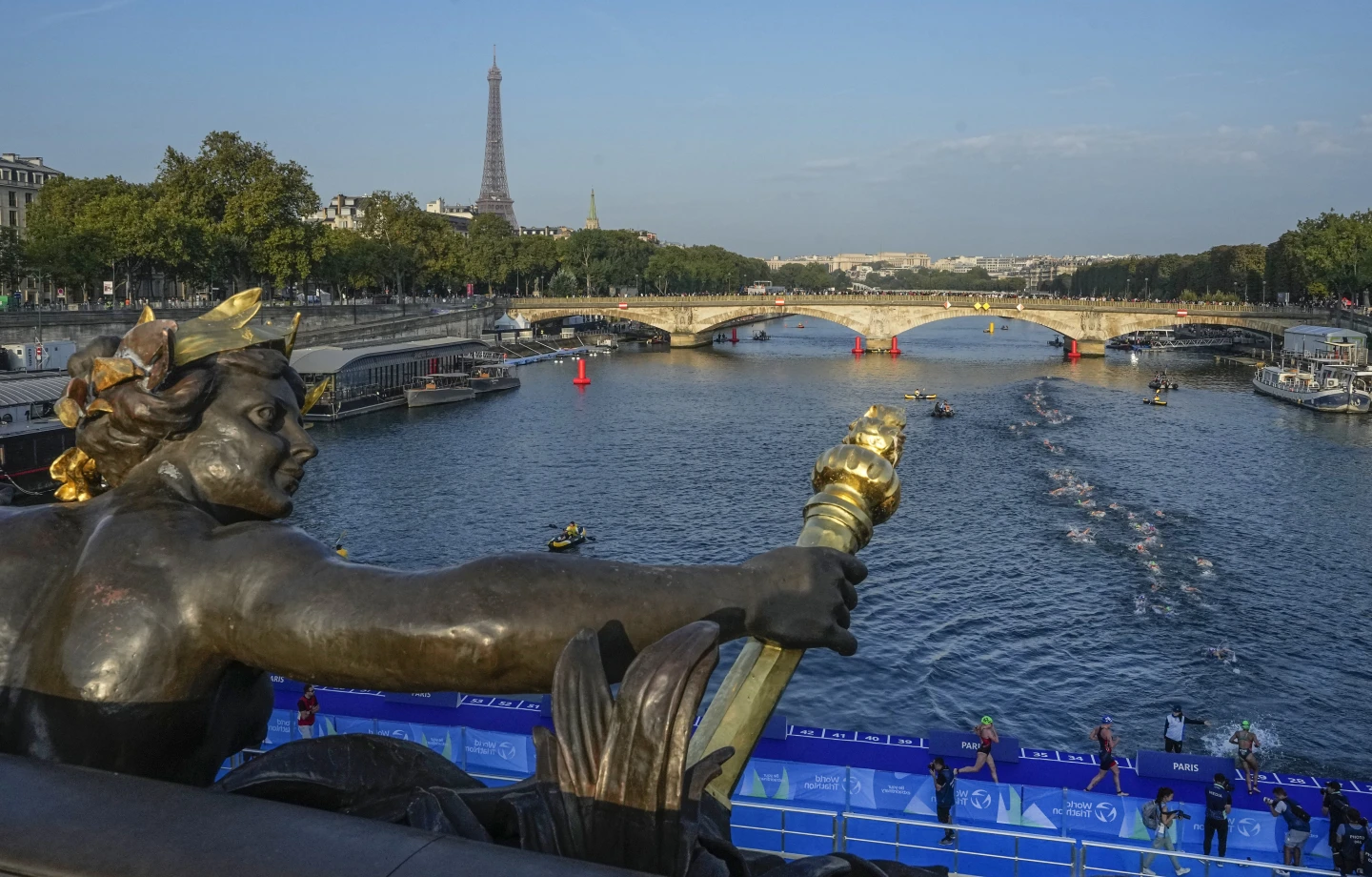 Níveis inseguros de E. coli encontrados no rio Sena, em Paris, menos de 2 meses antes das Olimpíadas