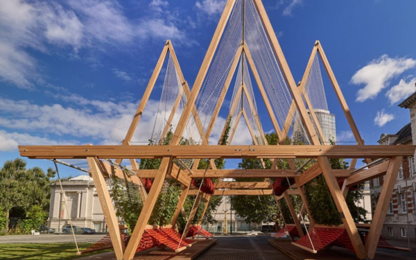 Pavilhão leva biodiversidade e frescor para centros urbanos