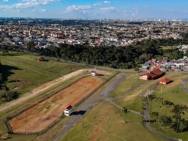 O lugar de Curitiba onde se conseguiu transformar um lixão em parque e virou referência ambiental