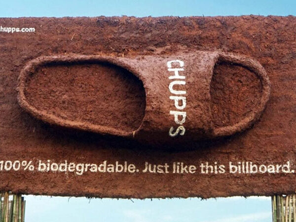 Publicidade de chinelo biodegradável some com a chuva