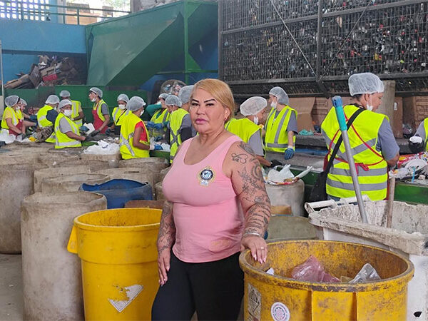 “No que a sociedade joga fora, encontro pedras preciosas todos os dias”