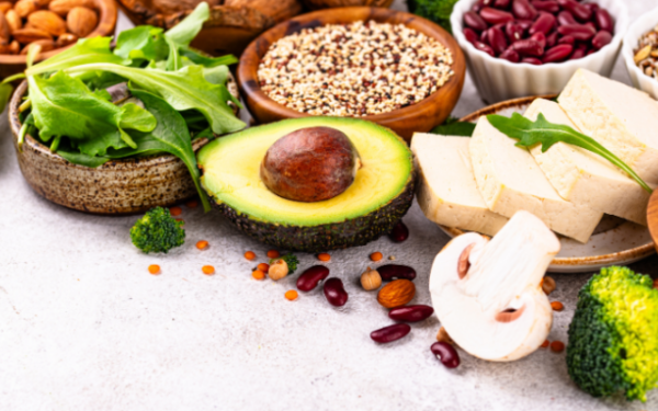 Produtos veganos ganham mais espaço em supermercados e restaurantes do Brasil